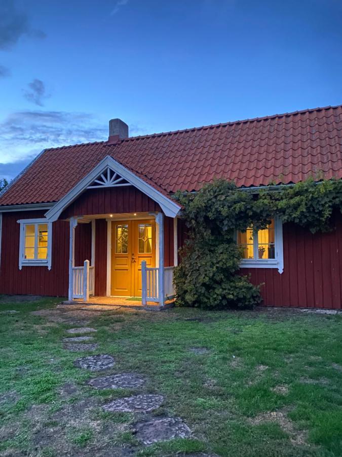 Bo I Egen Stuga Pa Haerlig Oelandsgard Köpingsvik Eksteriør billede