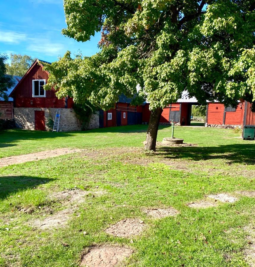 Bo I Egen Stuga Pa Haerlig Oelandsgard Köpingsvik Eksteriør billede