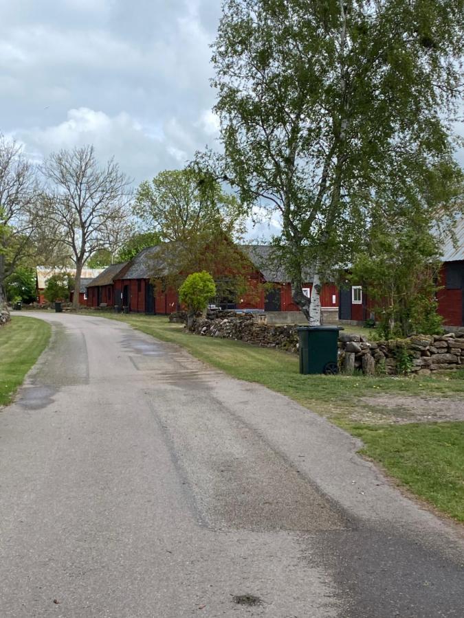 Bo I Egen Stuga Pa Haerlig Oelandsgard Köpingsvik Eksteriør billede