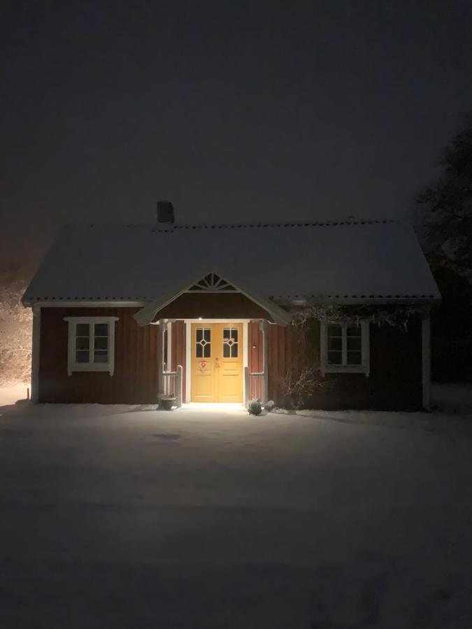 Bo I Egen Stuga Pa Haerlig Oelandsgard Köpingsvik Eksteriør billede